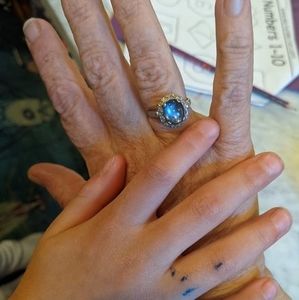 Meet your Posher, Debby